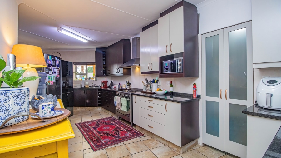 5 Bedroom Property for Sale in Fraaiuitsig Western Cape